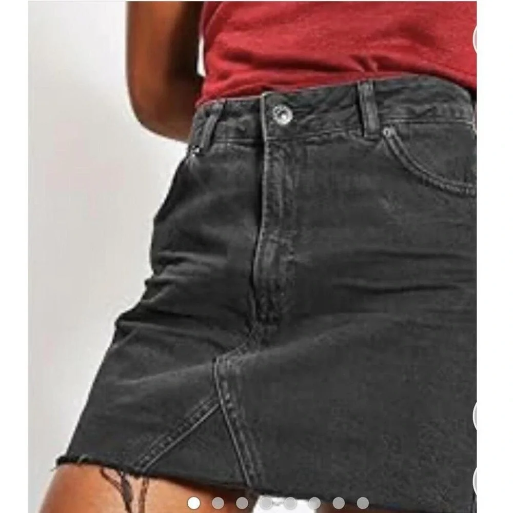 American Eagle AE Skirt Jean 4‎ Pocket Mini Black Denim Frayed Hem Y2K Design